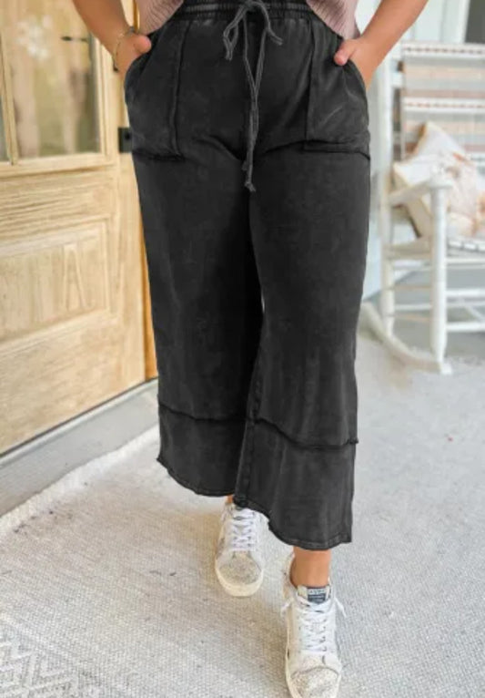 Mineral Wash Crop Pant